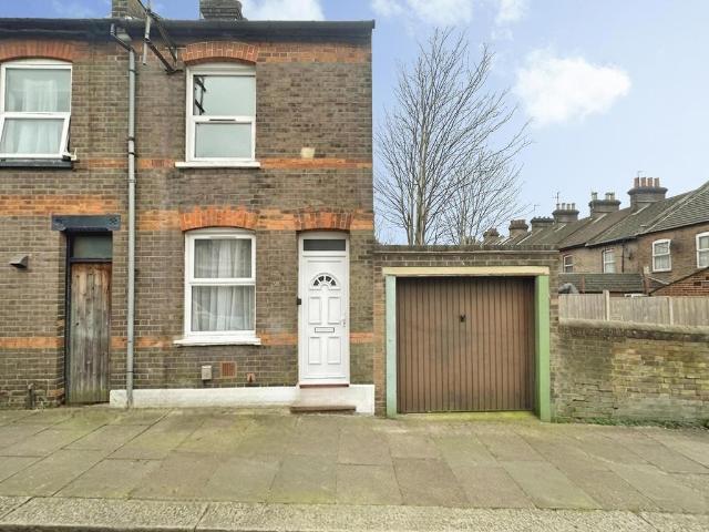Cowper Street, Town Centre, Luton, LU1 2 bed end of terrace house to rent £1,200 pcm £277 pw