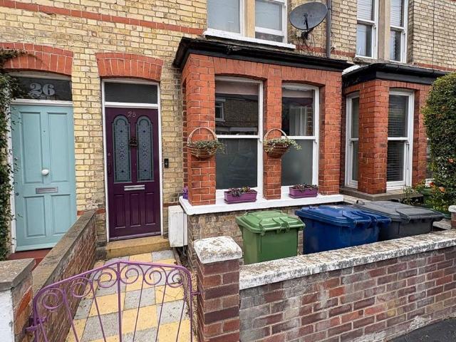 Cowper Road, Cambridge CB1 2 bed terraced house to rent £1,600 pcm £369 pw