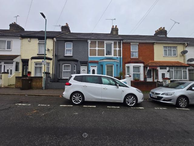 Cowper Road, Gillingham, Kent ME7, 3 bed property to rent, £1,400 pcm | PrimeLocation