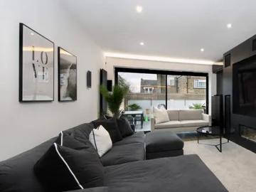 Cowper Road, London, W3 6PZ, United Kingdom | 5 bed house for rent #139621097 | Rentberry