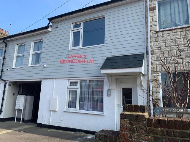Cowper Road, Sittingbourne, ME10 2 bed flat to rent £1,125 pcm £260 pw