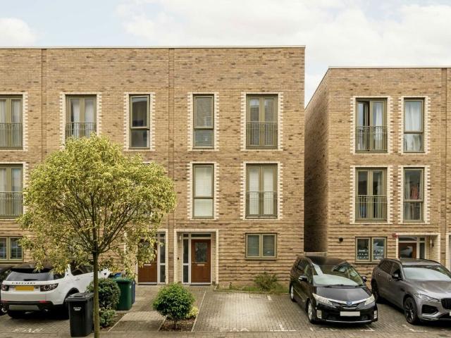 Coxwell Boulevard, London NW9, 4 bed terraced house to rent, £3,100 pcm | PrimeLocation