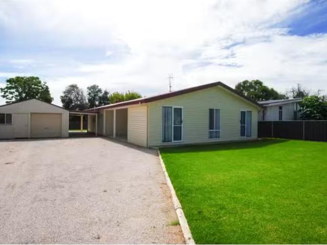 Deal! MUDGEE House for rent Listed by Chloe Brown of First Na.