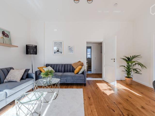 Frisch sanierte und vollmöblierte 4 Zimmer Altbauwohnung im Grunewald. Erstbezug nach umfassender Modernisierung mit neuer Möblierung
