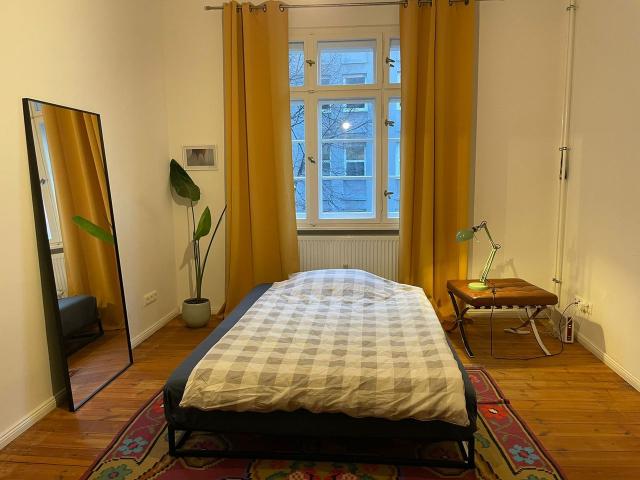 Cozy Neukölln Apartment | Lots of Natural Light, Berlin Amsterdam Apartments for Rent
