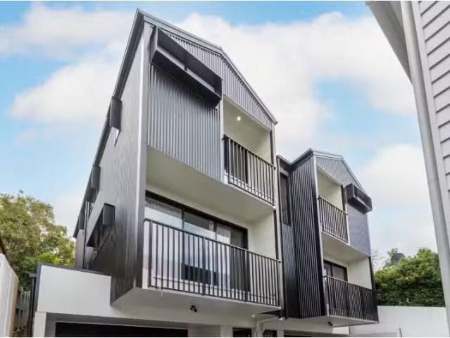 For Rent! NORMAN PARK Townhouse for rent Listed by Property N.
