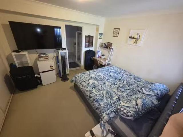 Deal! Oxley Drive, Coombabah, QLD 4216