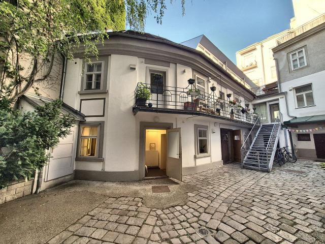 Cozy old building apartment quiet & central location, Vienna Amsterdam Apartments for Rent
