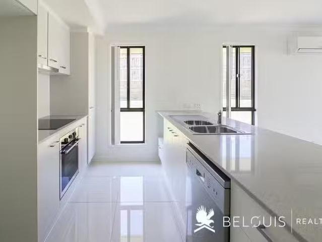 Unique A/9 Bulloo Crescent, Brassall, QLD 4305