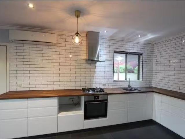 Cozy A/36 Etwell Street, East Victoria Park Townhouse for rent.