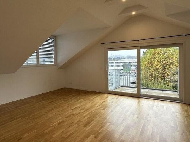 Cozy attic apartment with beautiful views!