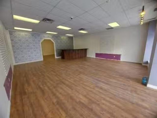 Nice Avenue, Red Deer, AB, T4N 4H2 commercial for lease Lis.