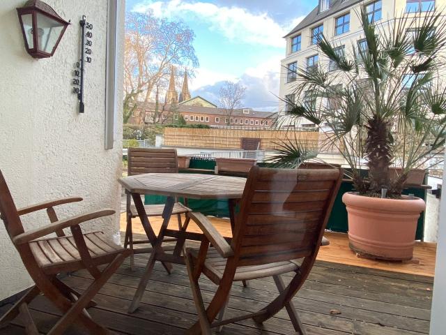 Cozy, awesome apartment located in Köln with large balcony, Koln Amsterdam Apartments for Rent