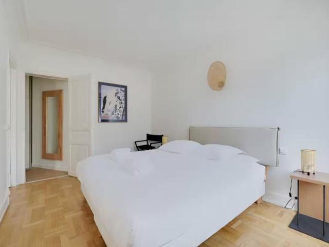Cozy and bright apartment 1 bedroom/2 bedrooms Batignolles, Paris Amsterdam Apartments for Rent