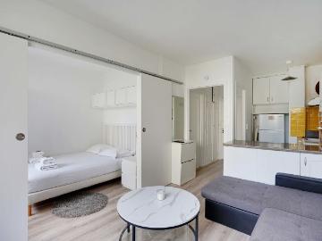 Cozy and Convenient: 29m² Apartment with Elevator, Paris Amsterdam Apartments for Rent
