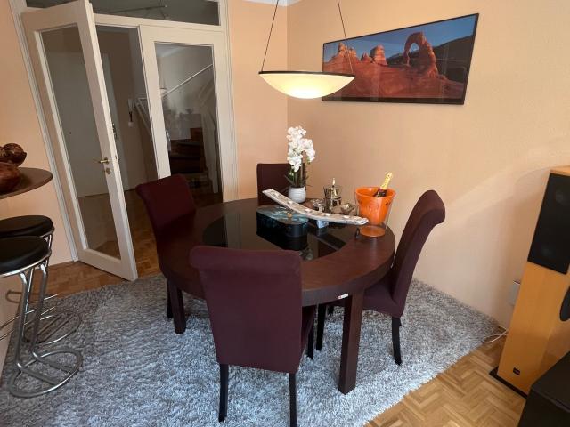 Cozy and furnished double storey in natural neighbourhood near the lake