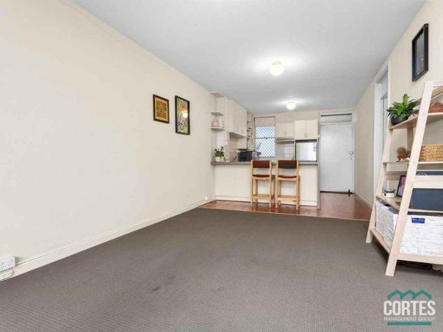 Cozy and Low Maintenance Living in Mosman Park!