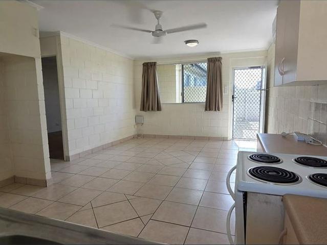 Cozy and Neat 2 Bedroom Unit in Convenient Currajong Location!