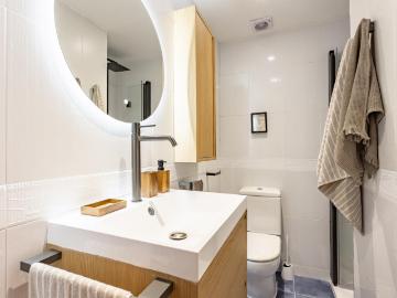 COZY AND RENEWED ROOM in 5 room apartmenT