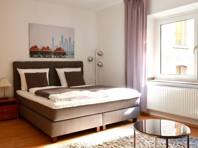 Cozy apartment with balcony in the heart of Cologne, Koln Amsterdam Apartments for Rent