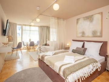 Cozy Apartment with spacious South West Loggia