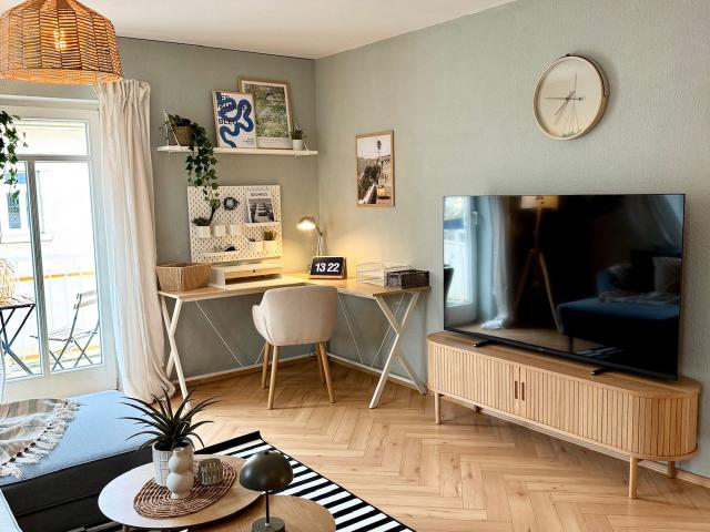 Cozy Apartment direct in the City huge balcony, Dresden Amsterdam Apartments for Rent
