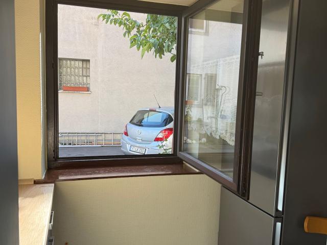 Cozy apartment in a quiet street with parking space, Frankfurt Amsterdam Apartments for Rent