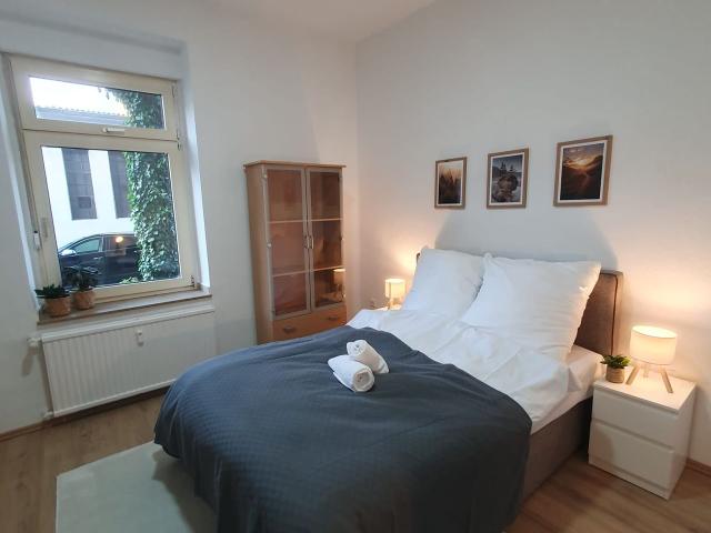 Cozy Apartment in Gelsenkirchen near to Bochum, Recklinghausen, Dortmund and Essen for up to 4 Guests | WiFi | Washing Machine, Gelsenkirchen Amsterdam Apartments for Rent