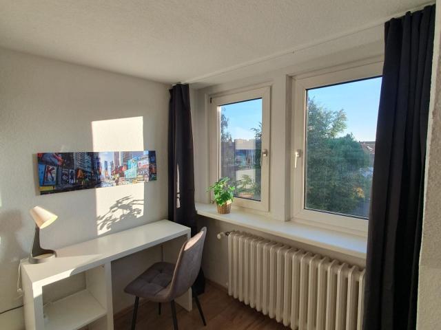 Cozy Apartment in Herne near to Bochum, Gelsenkirchen, Dortmund and Essen for up to 4 Guests | WiFi | Washing Machine, Herne Amsterdam Apartments for Rent