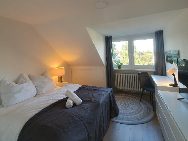 Cozy Apartment in Herne near to Bochum, Gelsenkirchen, Dortmund and Essen for up to 4 Guests | WiFi | Washing Machine, Herne Amsterdam Apartments for Rent
