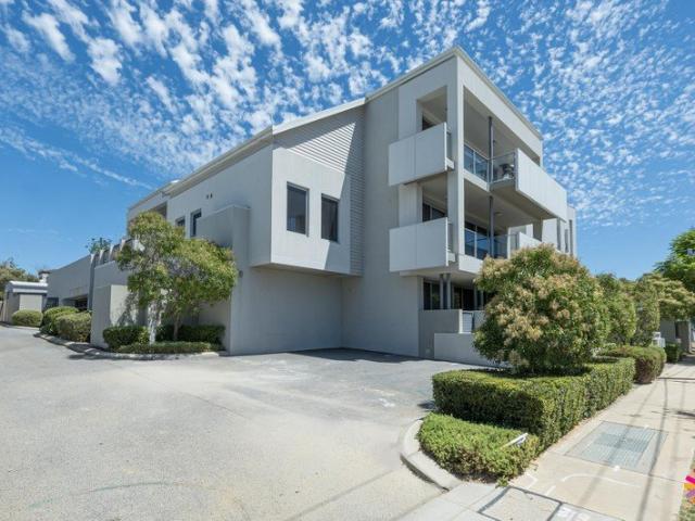 COZY APARTMENT IN PRESTIGIOUS LOCATION