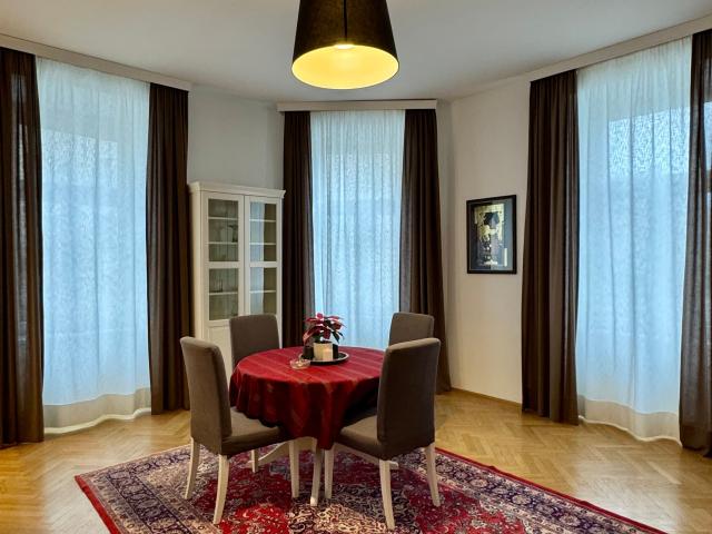 Cozy apartment near the parliament