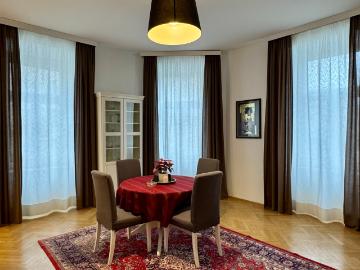 Cozy apartment near the parliament