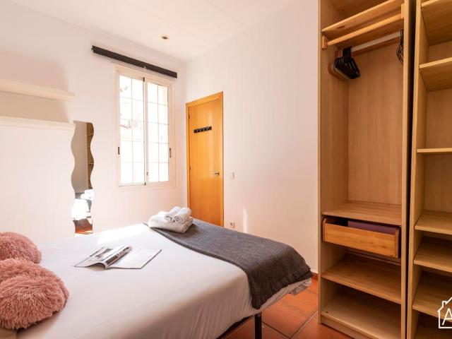 Cozy apartment right by the Barceloneta beach