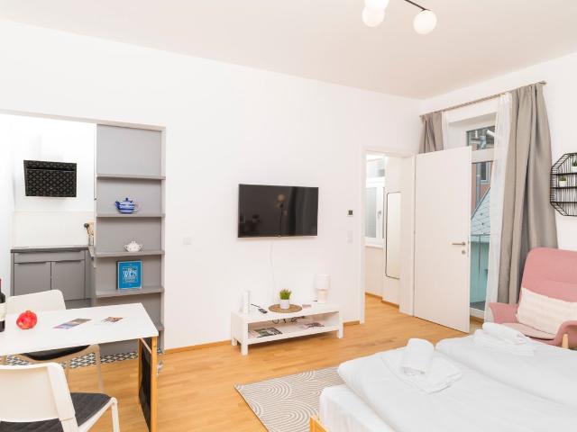 Cozy Apartment Siebenbrunn, Vienna Amsterdam Apartments for Rent
