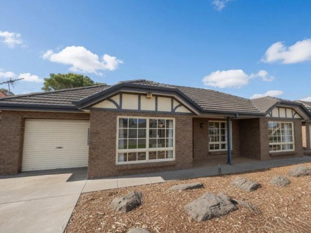 COZY BUT SPACIOUS 2 BEDROOM HOUSE!
