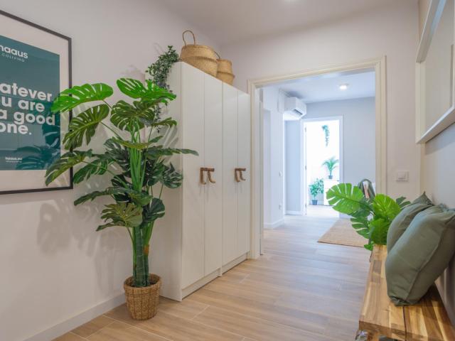 Cozy bedroom in luminous flat in the heart of Barcelona's Gran Vía