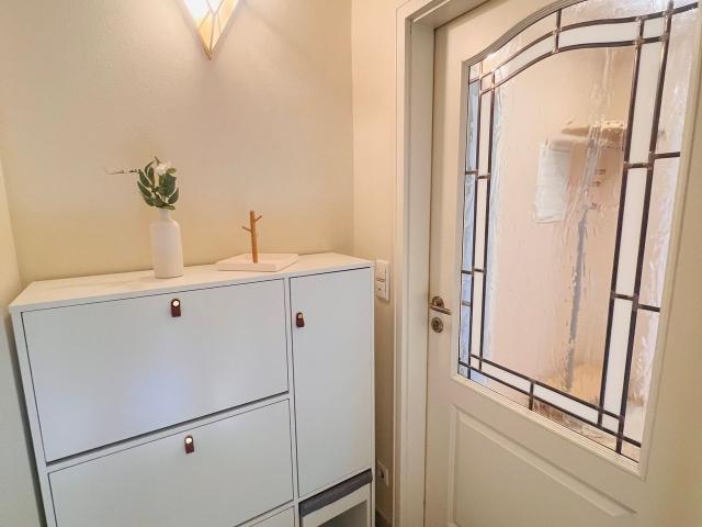 Cozy, bright, modern apartment in Duesseldorf South, Dusseldorf Amsterdam Apartments for Rent