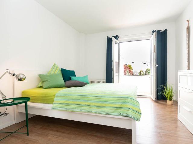 Cozy, bright suite in Duisburg Dellviertel, Duisburg Amsterdam Apartments for Rent