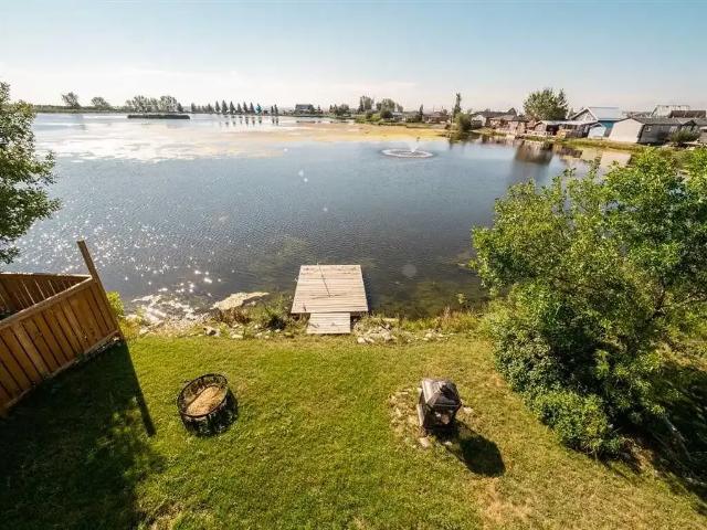 Cozy cabin near hillspring, ab — 3 Bedrooms House
