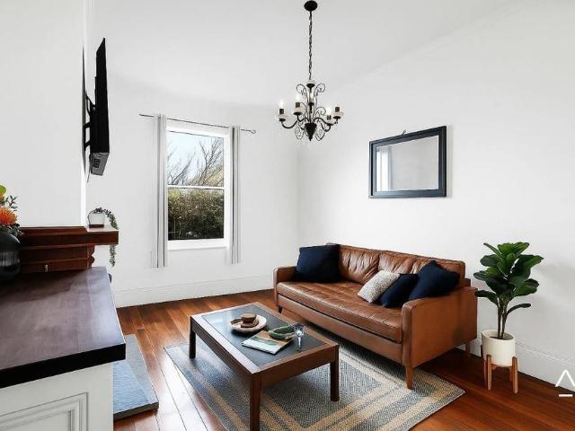 Cozy Charm in Invermay: Your Fully furnished 2 bedroom Home Awaits!