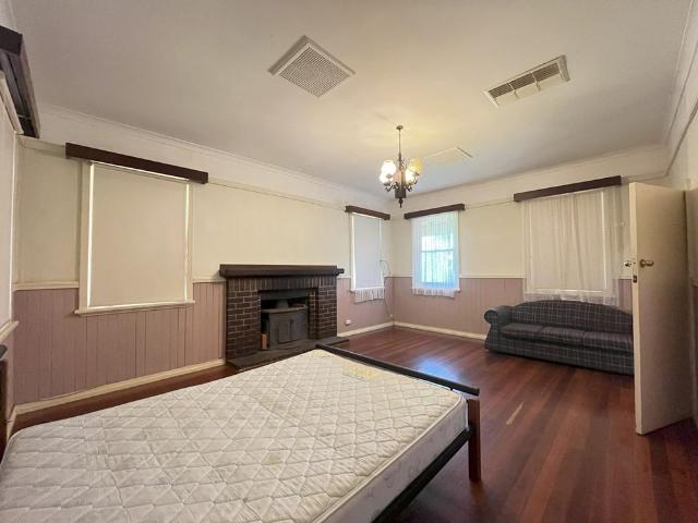 Cozy Comfort Cottage Charm with Rentable Units!