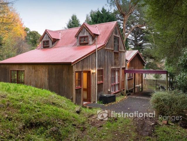 Cozy Cottage Lifestyle in the Heart of Emerald