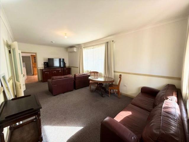 COZY COTTAGE STYLE HOME FURNISHED PROPERTY