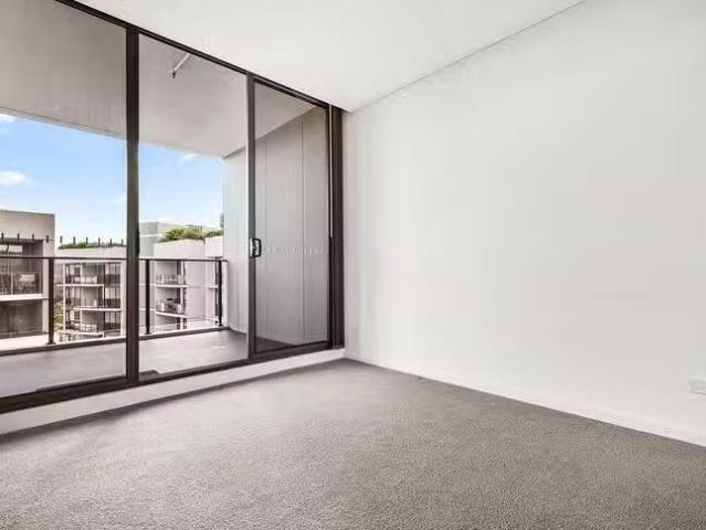 Cozy E10097/5 Bennelong Parkway, Wentworth Point, NSW 2127
