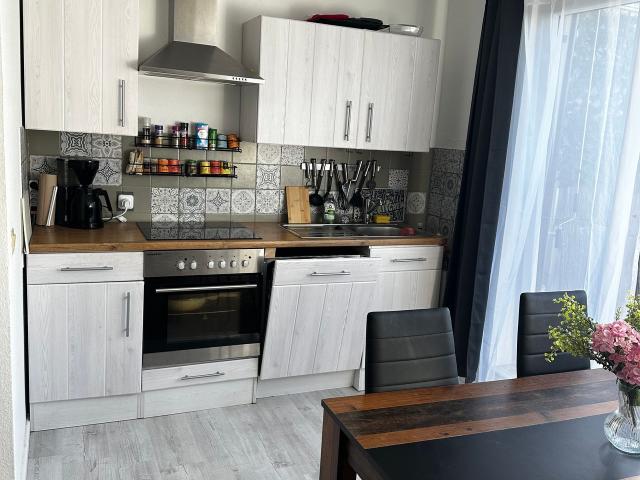 Cozy furnished apartment with balcony & excellent Cologne connections, Koln Amsterdam Apartments for Rent