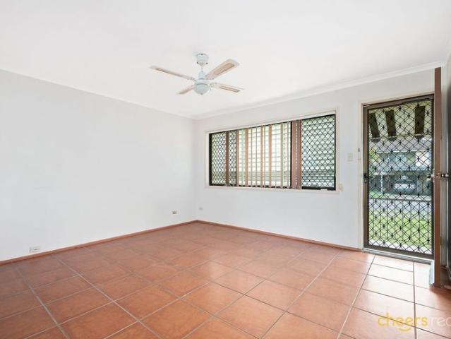 Cozy Family Home in ACACIA RIDGE !