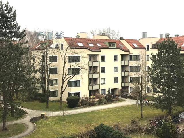 cozy flat, 2min tram, 10 min U/S train, parking, close to the center, Munchen Amsterdam Apartments for Rent