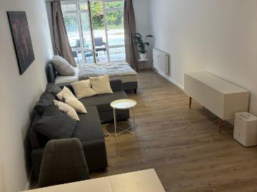 Cozy flat with terrace and underground parking lot at the outscirts of Cologne, Koln Amsterdam Apartments for Rent
