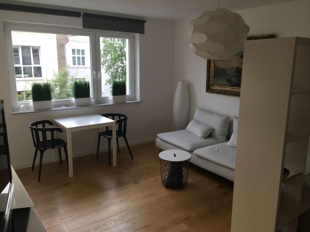 Cozy & gorgeous apartment in Frankfurt am Main / Sachsenhaus right next to Schweizer Platz, Frankfurt Amsterdam Apartments for Rent